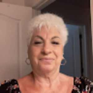 Meet your Posher, Dee